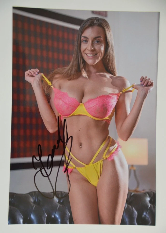 Josephine Jackson Busty  Sexy Adult Model signed A4 Foto Autogramm Autograph IP6 - Bild 1 von 1
