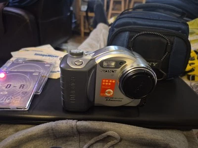 SONY MAVICA MVC-CD350 - Image 1 of 4