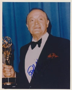 Bob Hope (d. 2003) Signed Autographed Glossy 8x10 Photo - Picture 1 of 1