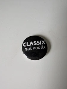 Original Vintage CLASSIX NOUVEAU Pin Badge 1980's - Picture 1 of 4
