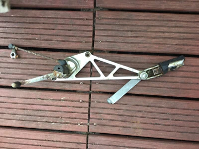 Honda VF750 V45 Interceptor 1983 colgante de reposapiés lado izquierdo con palanca de cambios, etc. Foto 1 de 4