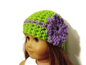 Sombrero de crochet se adapta a muñecas American Girl 18" muñeca ropa verde con flor púrpura - Imagen 1 de 3