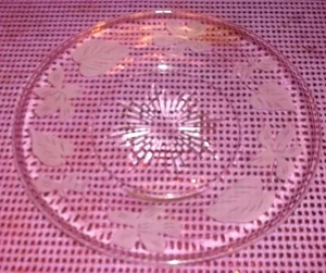 Beautiful Glass Etched LEAF PATTERN luncheon Lunch Plate 8" R - Picture 1 of 2