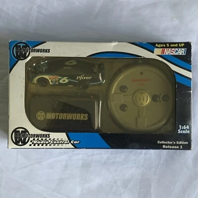 Motorworks Mark Martin #6 2003 Pfizer radio control coche de radiocontrol 1:64 NASCAR Foto 1 de 4