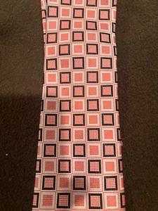 David Taylor Men's peach and black Geometric Classic Polyester Necktie - Picture 1 of 5