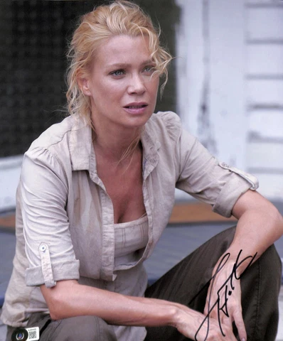 Laurie Holden as Andrea Walking Dead Signed 11x14 Photo BAS (Grad Collection) Cover