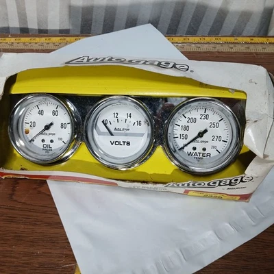 Auto Meter 2339 2-5/8" Oil Pressure, Water Temp & Volt Gauges Chrome Console B28 - Image 1 of 4