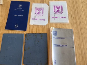 Lotto 6 documenti israeliani - scaduti - per oggetti di scena / uso teatro SPEDIZIONE GRATUITA - Foto 1 di 9