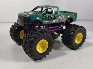 Monster Truck Green Skull 5.5" L Mini 4x4 Rubber Wheels 1:43 DieCast NewRay - Picture 1 of 5