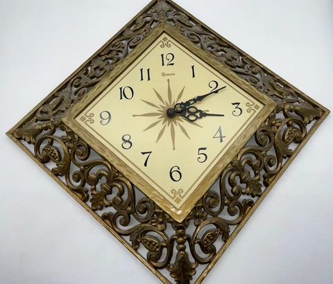 SYROCO USA 5181  19” Gold Wall Clock  Mid-Century Decor Retro 1965 USA WORKS Cover