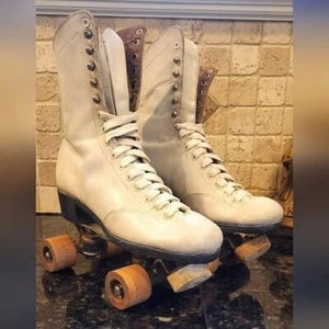 Patines antiguos para mujer Chicago Co. Ware Bros con ruedas de madera - Imagen 1 de 15