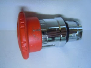 Interruptor pulsador eléctrico SCHNEIDER ZB4BS5430 - Imagen 1 de 4
