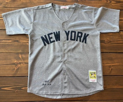 Camiseta Mitchell Ness Babe Ruth #3 New York Yankees 1932 Gris - Talla 48 Foto 1 de 4