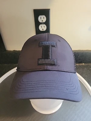 Top of the World Black Illinois Fighting Illini One Fit Cap Hat Fitted Dad M/L - Image 1 of 4