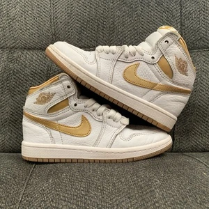 Nike Jordan 1 Retro Alto OG Niños Zapatos 12C Blanco Metálico Dorado FD2597-107 - Imagen 1 de 7