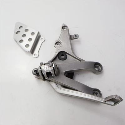 2007-2008 Honda CBR600RR CBR 600 правое заднее крепление с педалью тормоза - Изображение 1 из 4