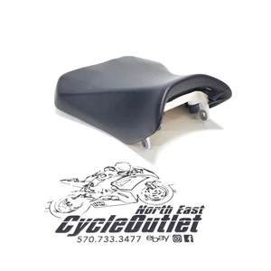 2025 11-25 SUZUKI GSXR600 GSXR750 OEM FRONT DRIVERS SEAT PAD SADDLE PILLION - Picture 1 of 12