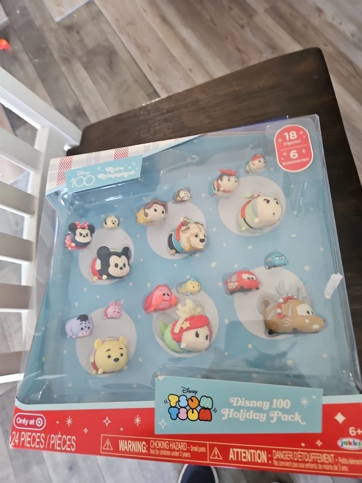 Pacote de férias retrô Tsum Tsum Disney 100 reimaginado 18 bonecos novo na caixa 2023 - Imagem 1 de 1
