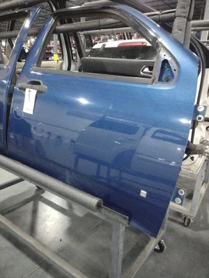 Conjunto de puerta delantera derecha usado se adapta a: Chevrolet Colorado 2006 doble cabina sin Foto 1 de 4