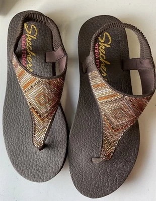 Sandalias de Tanga Skechers Meditación Yoga Espuma Bling Adornadas Talla 9 Foto 1 de 4