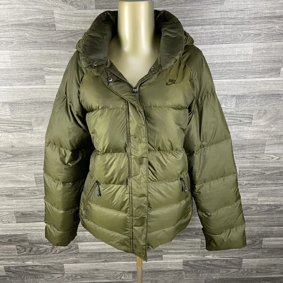 Chaqueta acolchada con capucha verde a presión y cremallera NIKE para niña talla grande Foto 1 de 4