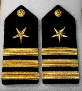 Genine pair of U.S. Navy Hard Shoulder Boards - Commander - Picture 1 of 2