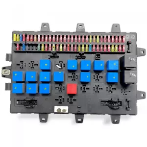 Magnum TP1942253 Fuse Box 5001856086 5010231782 - Picture 1 of 6