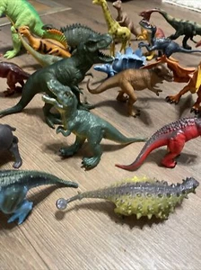 Lote de juguetes de dinosaurios Jurassic World Park más de 40 dinosaurios raro púrpura, T-Rex, plástico - Imagen 1 de 19