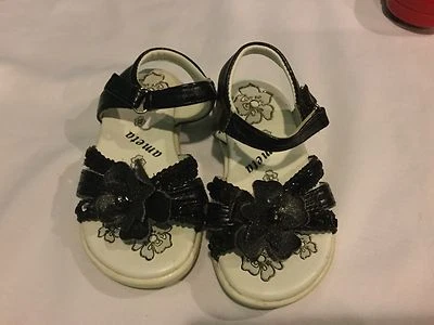 AMETA SANDAL BLACK & WHITE GIRLS - Image 1 of 2