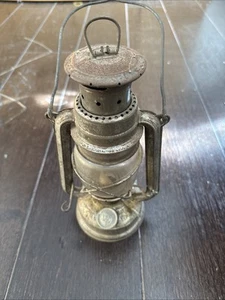 OLD VINTAGE GERMAN LAMP LANTERN FEUERHAND 275 GERMANY GAS PETROLIUM FIREHAND - Picture 1 of 2