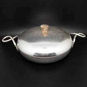 Vintage Tacuco Wear-Ever 9" Skillet Aluminum Casserole Frying Pan w/ Lid G-901 - Picture 1 of 4