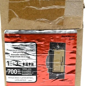 1 EIN 700 W voreingestellter Schiebedimmer Messing einpolig 3-fach Pass & Seymour D1103PBKV - Bild 1 von 9