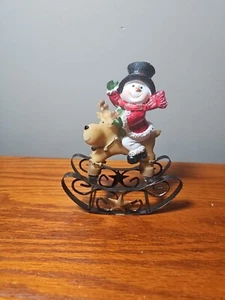 Schaukel Rentier mit Schneemann Weihnachtsfiguren Deko - Bild 1 von 11