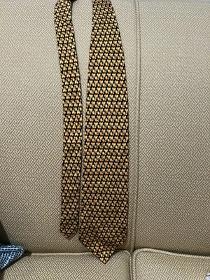 Disney Men 100% Silk Traditional Winnie the Pooh Neck Tie  Multicolor  NWOT - Imagem 1 de 4