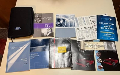 Ford Mustang GT 2010 guía del propietario manual, sincronización y estuche Foto 1 de 3