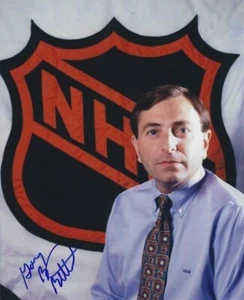 Foto firmata 8x10 GARY BETTMAN 8X10 Hockey Hall of Fame - Certificato di autenticità - Foto 1 di 1
