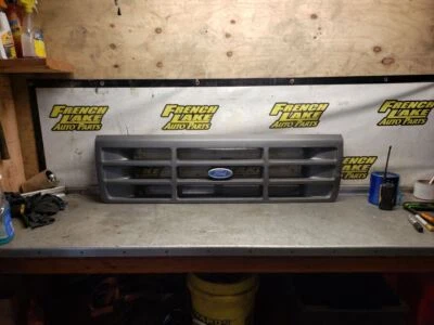 Painted Grille Fits 1997 FORD F350 PICKUP 1179989 - Image 1 of 4
