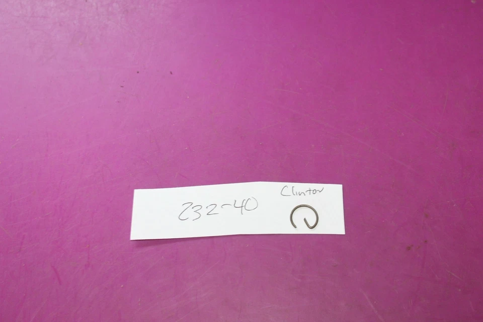 Anillo de retención Clinton NOS. Parte 232-40. Adquirido en un concesionario cerrado. Foto 1 de 1