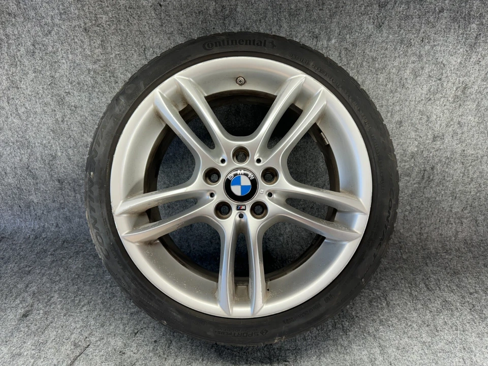 宝马 2008 - 2013 E82 E88 风格 261 18 英寸后轮 RIM 带轮胎原始设备制造商 89k — 第 1/4 张图片