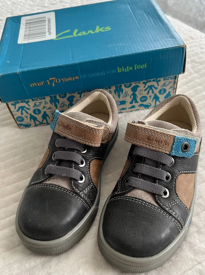 Clarks Boys Leather Suede Casual Gray Shoes Size 9 G 27 EURO NEW IN BOX - Image 1 of 4