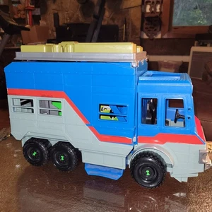 Ben 10 2017 Rustbucket Trasformazione Veicolo Playset Furgone Camper - Foto 1 di 14