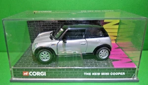 Corgi CC86502 1:36 2001 New Age BMW Mini Cooper plateado como nuevo en estuche - Imagen 1 de 7