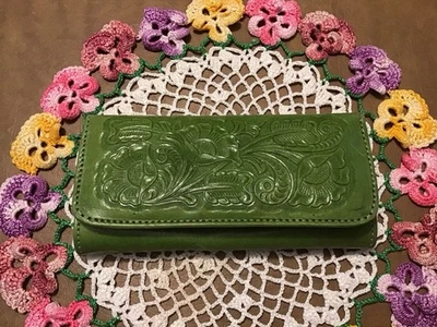 Cartera sin asas mexicana de cuero trabajada a mano firmada Myriam Heredia verde floral Foto 1 de 4