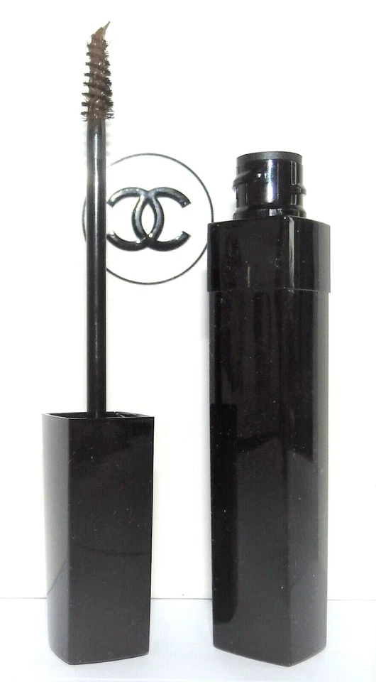 Chanel Le Gel Sourcils Longwear Eyebrow Gel 370 brun- New