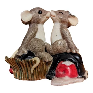 Fitz and Floyd Charming Tails - "Candy Kisses" Mouse Figurine 84/108 Cherry - Picture 1 of 7