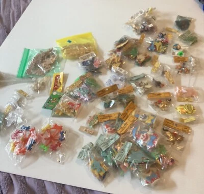 LOTE 200+ Nuevo Hong Kong OCASIONES MIXTAS SELECCIONES ADORNOS PARA PASTELES CUPCAKES DE COLECCIÓN Foto 1 de 4