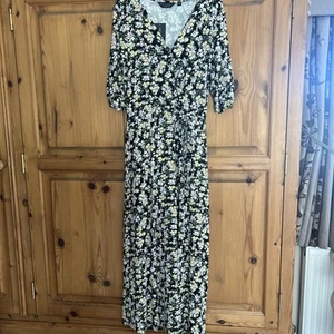 DOROTHY PERKINS DITSY FLORAL WRAP MIDI DRESS SIZE 8 BNWT - Picture 1 of 4