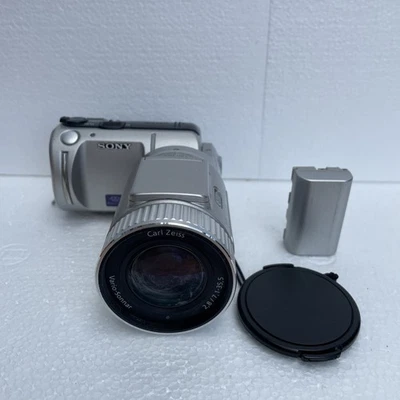 Sony CyberShot DSC-F505 2.1MP 10x Zoom Digital Camera Silver Untested - Image 1 of 4