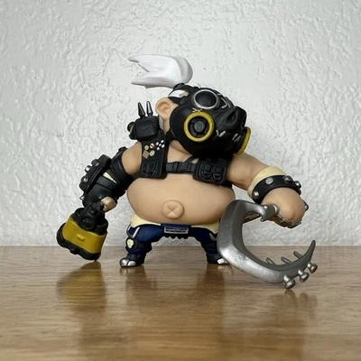 OVERWATCH Roadhog boneco de vinil 4” BLIZZARD ACTIVISION BONITO, MAS MORTAL 2018 - Imagem 1 de 4