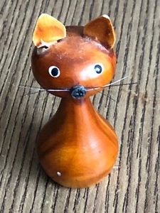 Katze aus gedrechseltem Holz, braun, Kuhner-Original Erzgeb.,Sammlungsauflösung - Bild 1 von 4